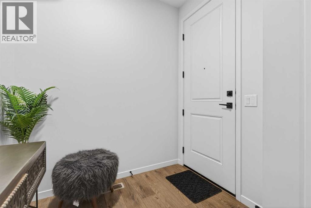 36 Royston Rise NW — photo 4