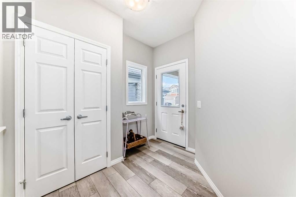 73 Lucas Heights NW — photo 3