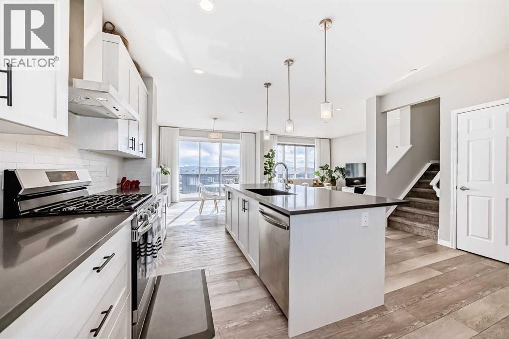 73 Lucas Heights NW — photo 8