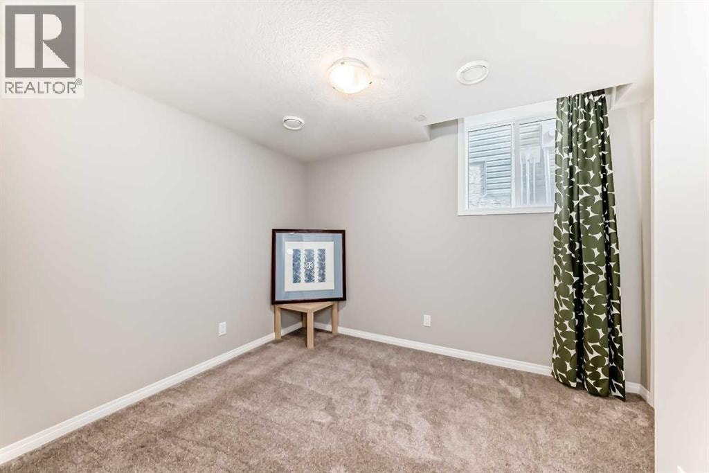 73 Lucas Heights NW — photo 42
