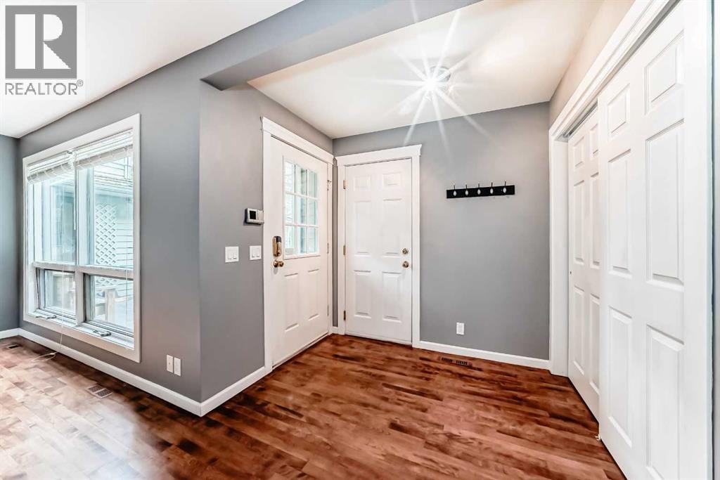 572 Point Mckay Grove NW — photo 3