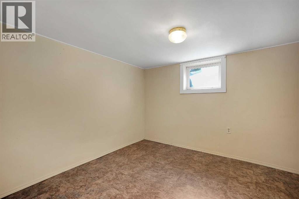 1507 1 Street NE — photo 7