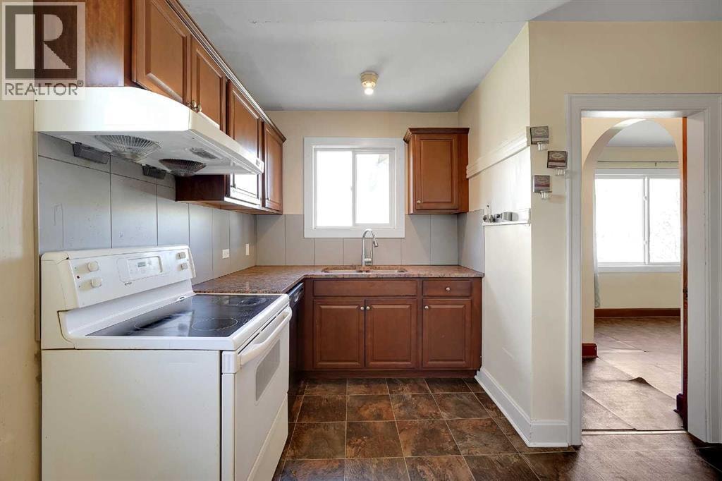 1507 1 Street NE — photo 16