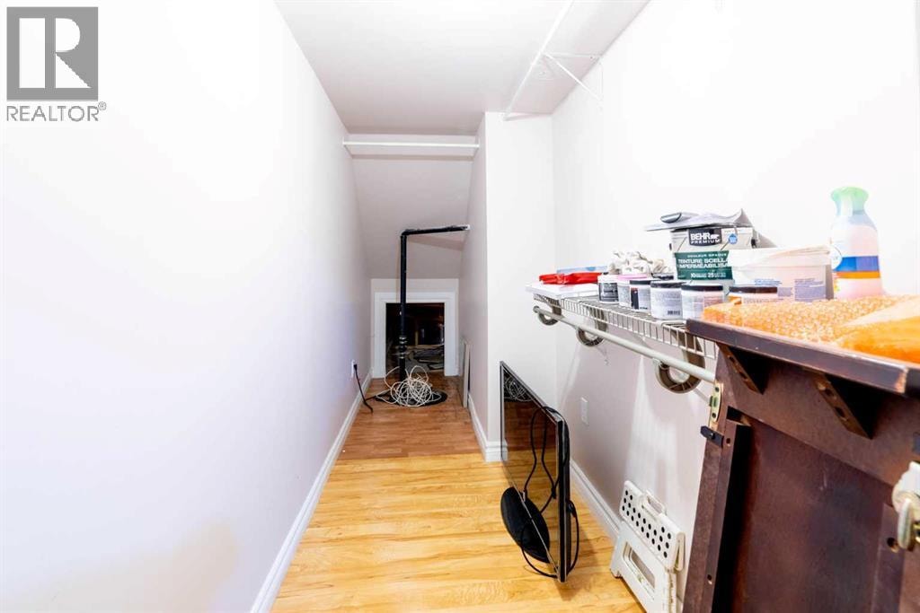 1421 40 Street SW — photo 40