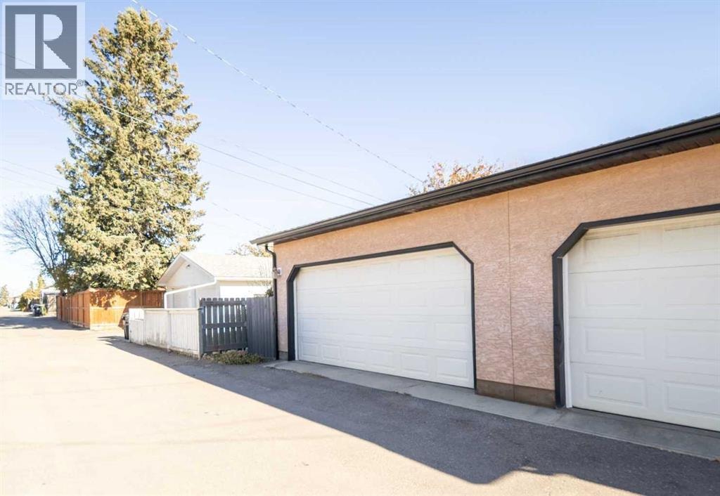 1421 40 Street SW — photo 45