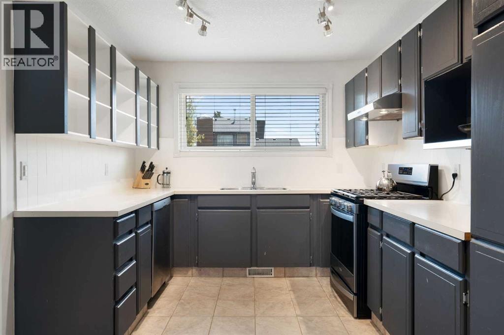 8 Hawkwood Place NW — photo 11