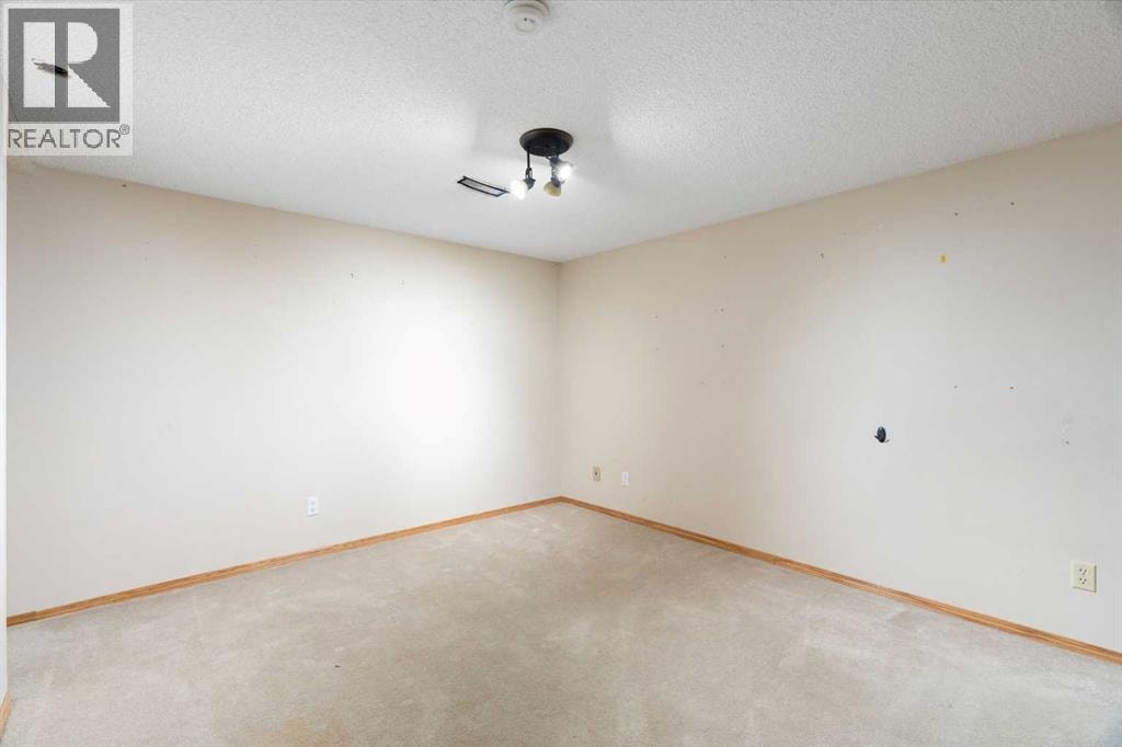 8 Hawkwood Place NW — photo 32