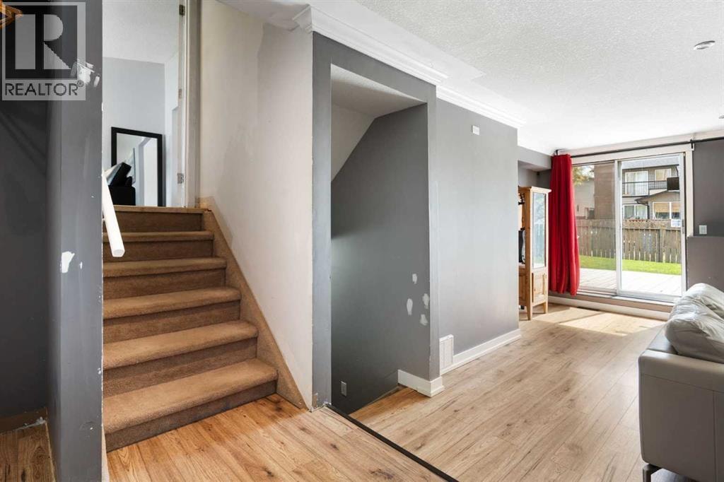 8 Hawkwood Place NW — photo 31