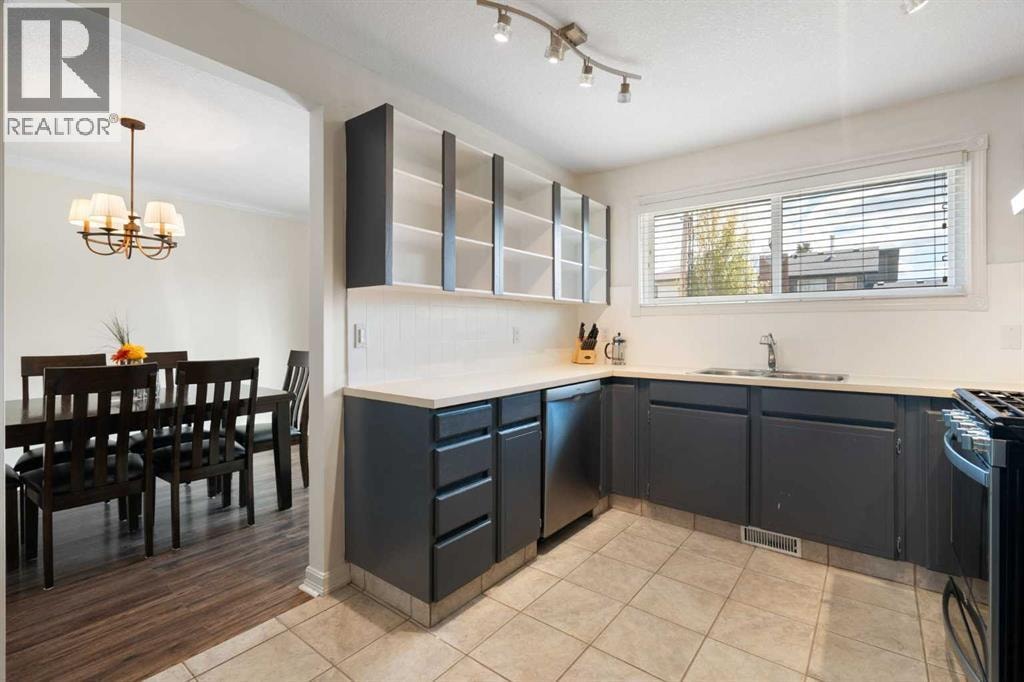 8 Hawkwood Place NW — photo 13