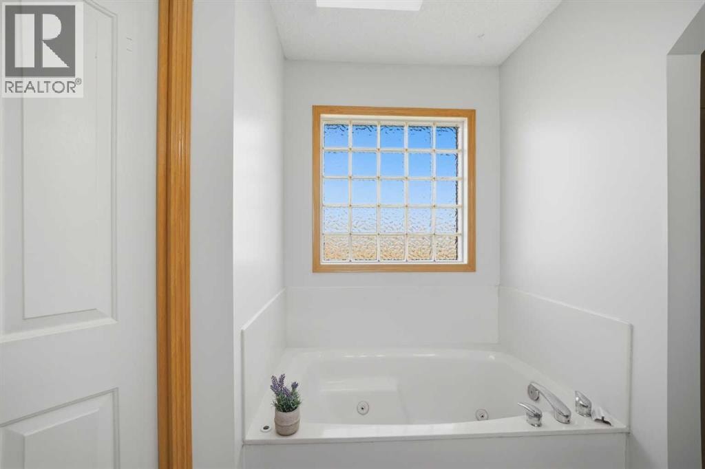 101 Coville Crescent NE — photo 31