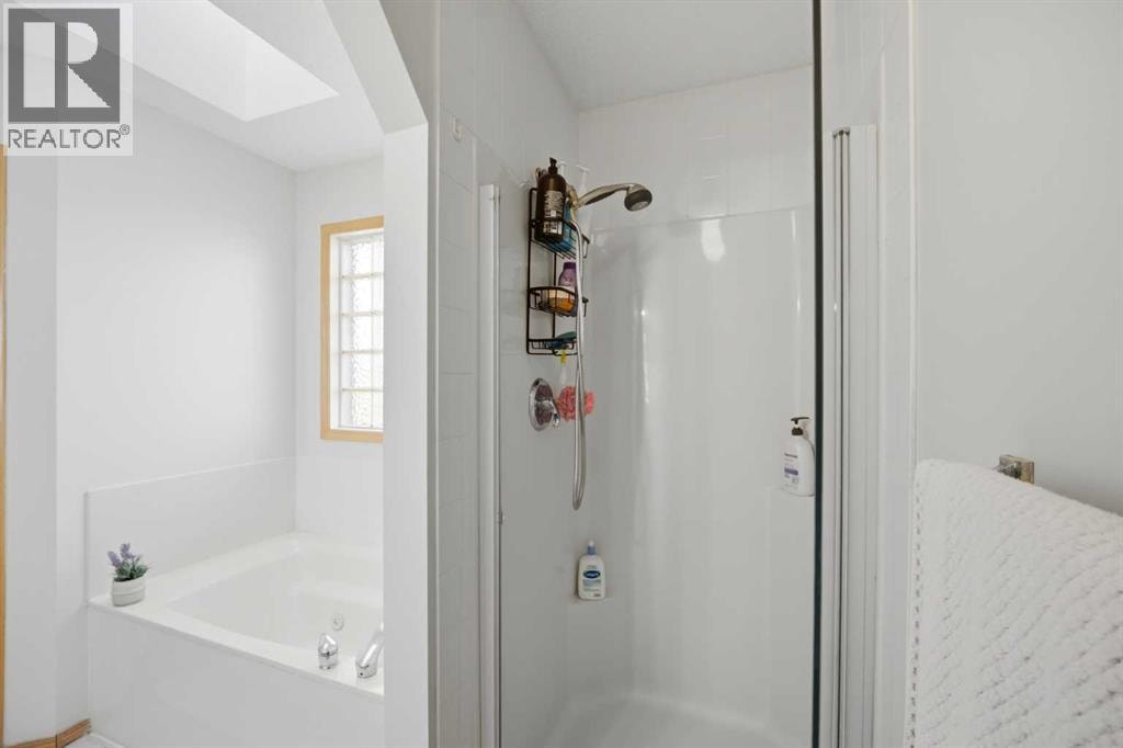 101 Coville Crescent NE — photo 33