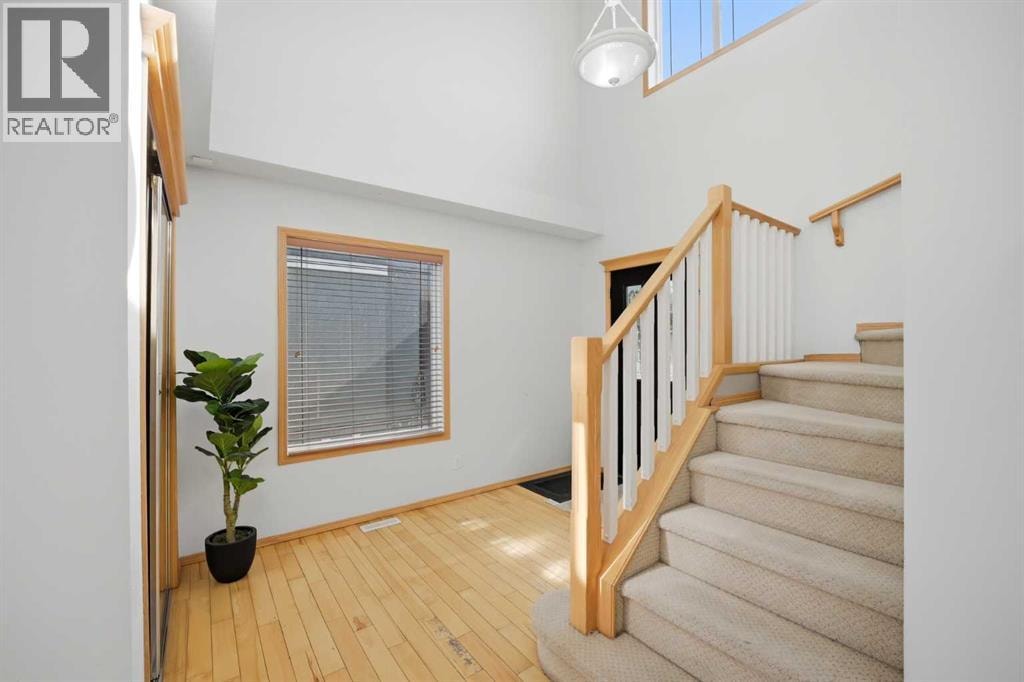 101 Coville Crescent NE — photo 8