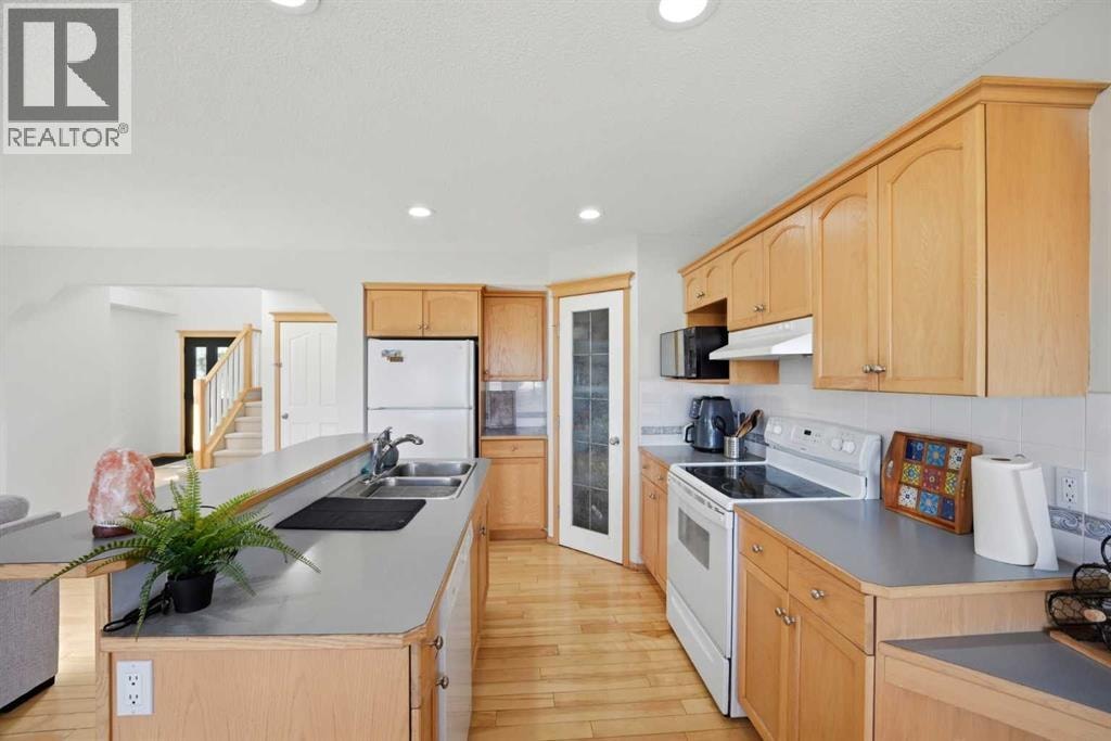 101 Coville Crescent NE — photo 17