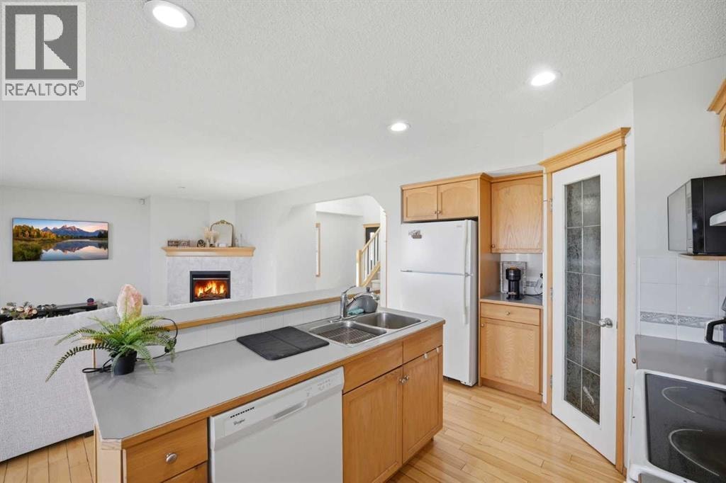 101 Coville Crescent NE — photo 21