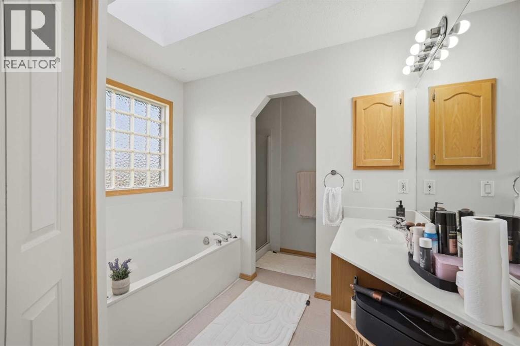 101 Coville Crescent NE — photo 30