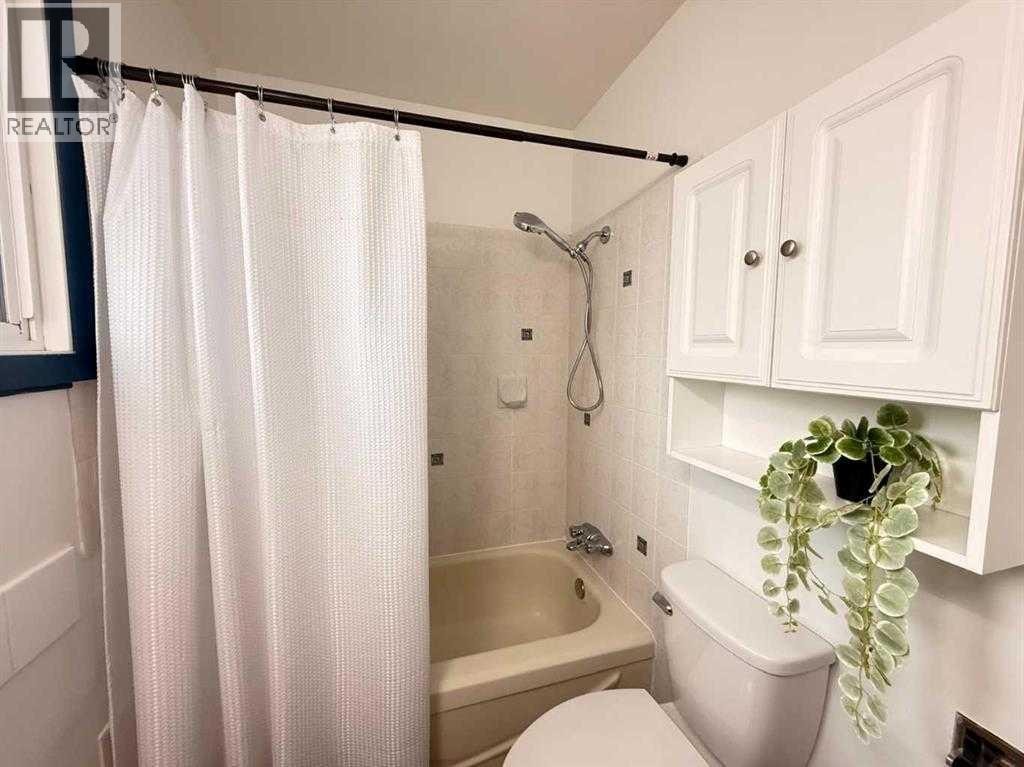 5632 Dalhousie Drive NW — photo 27