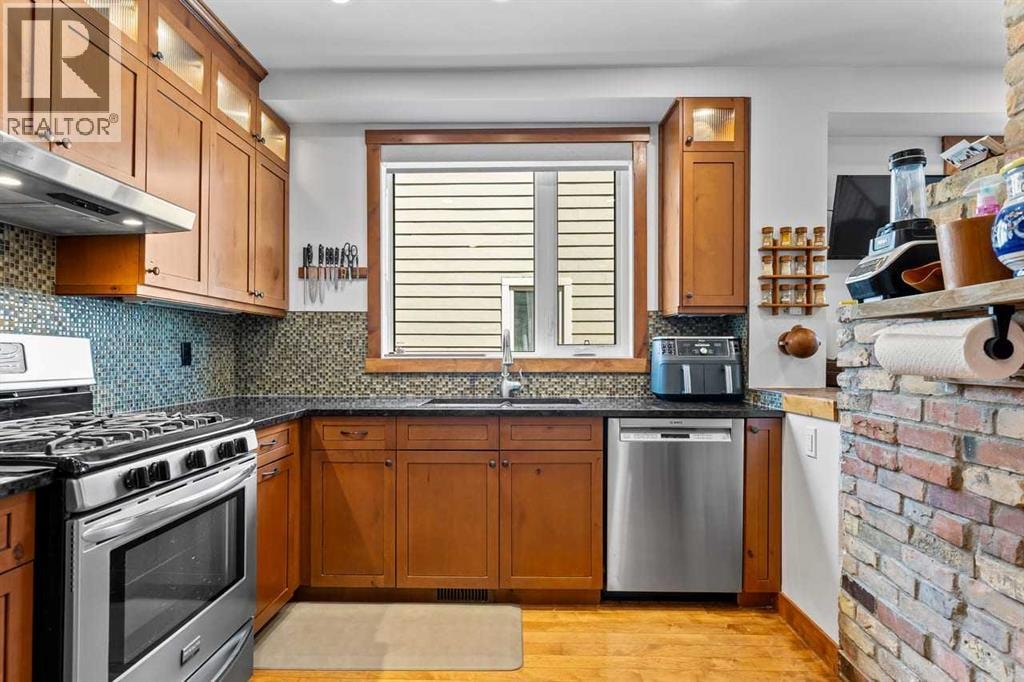 726 Memorial Drive NW — photo 12