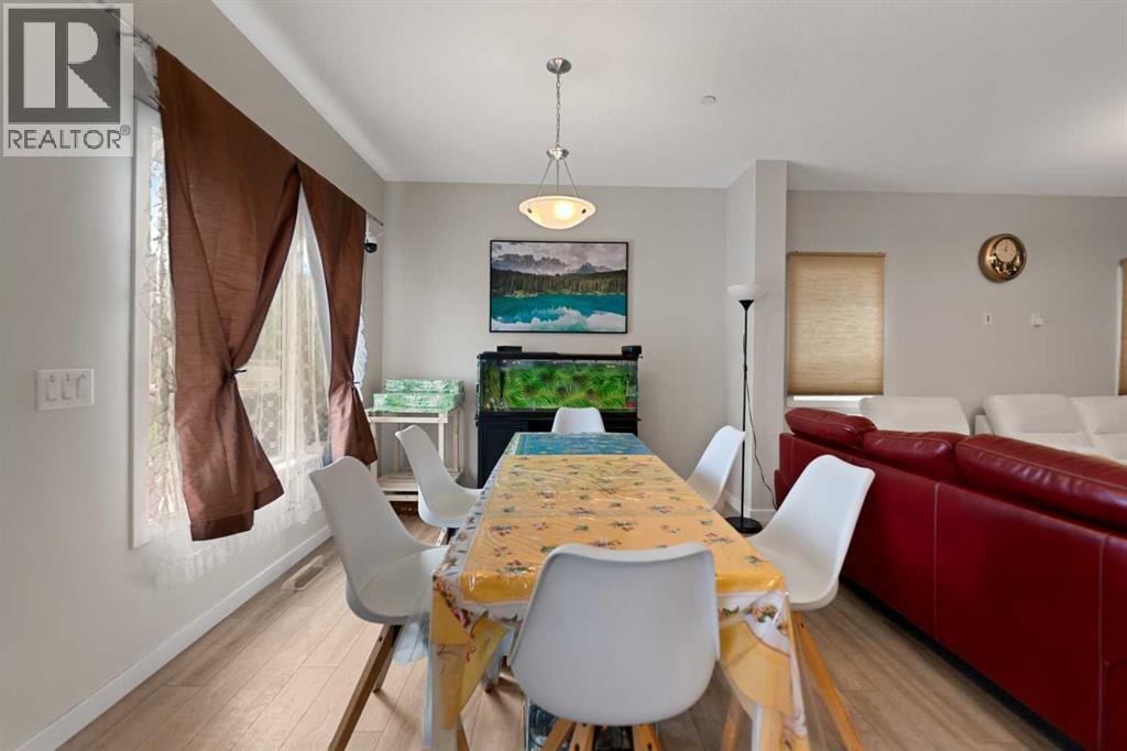 249 Lucas Crescent NW — photo 8