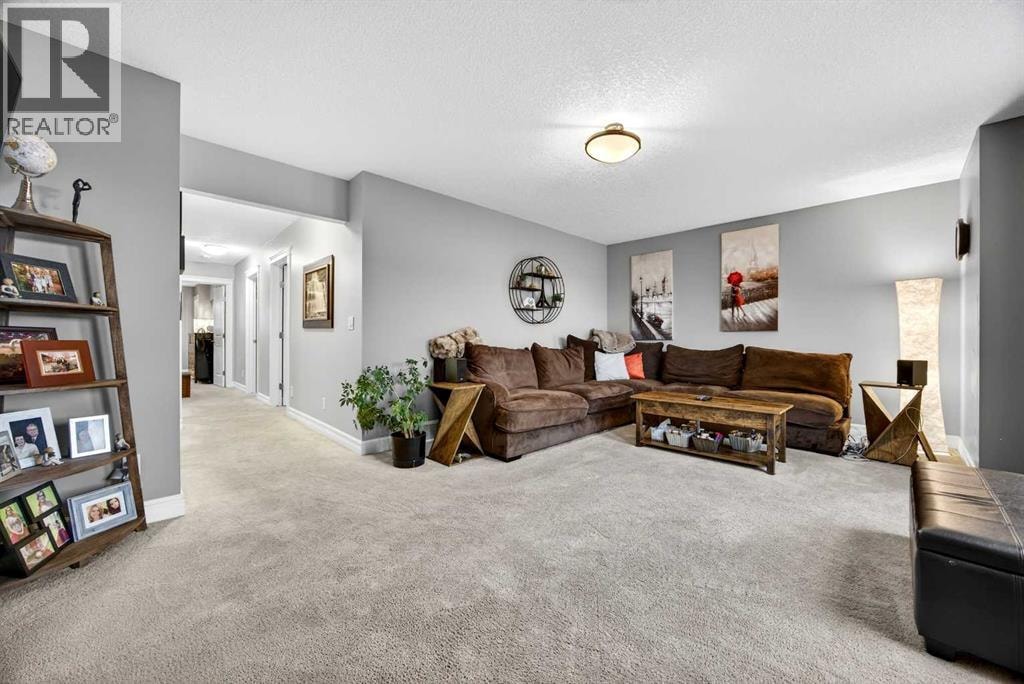 39 Nolanfield Crescent NW — photo 23