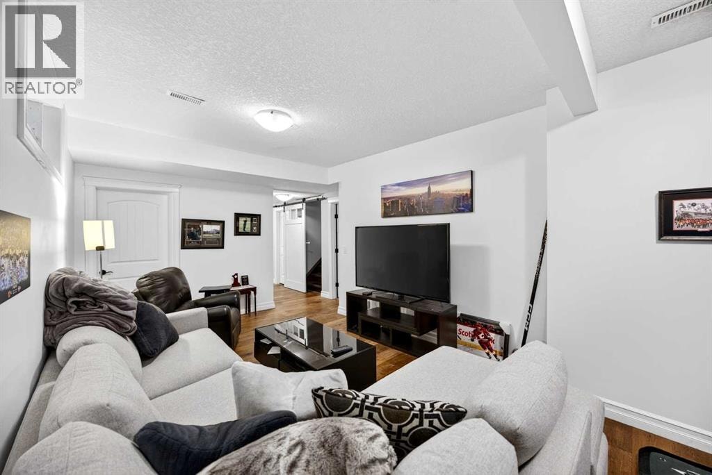 39 Nolanfield Crescent NW — photo 37