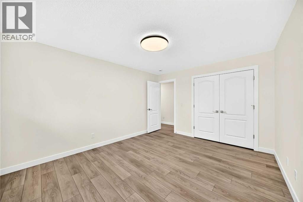 4016 37 Street NW — photo 11