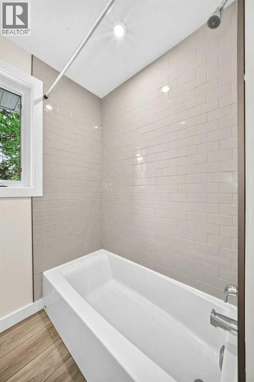 4016 37 Street NW — photo 16
