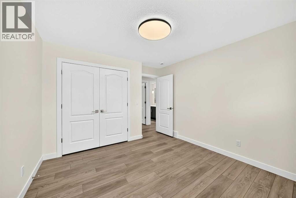 4016 37 Street NW — photo 14