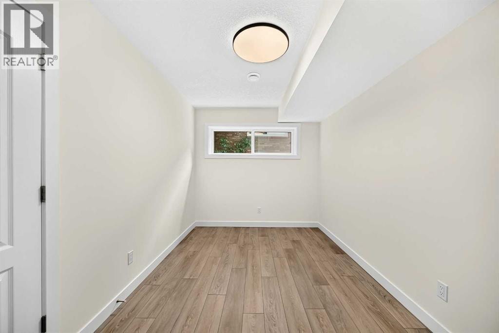 4016 37 Street NW — photo 19