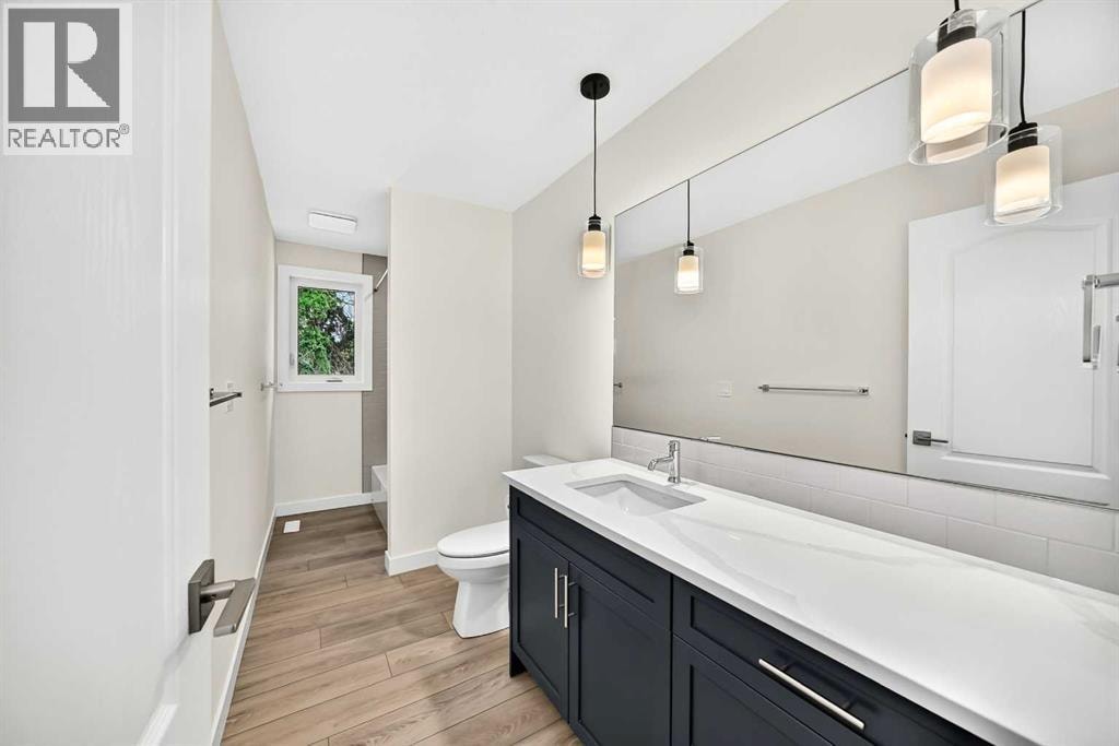 4016 37 Street NW — photo 15
