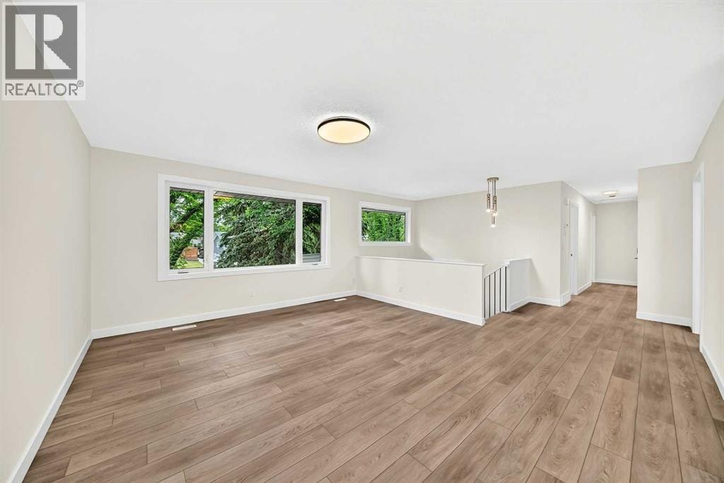 4016 37 Street NW — photo 8