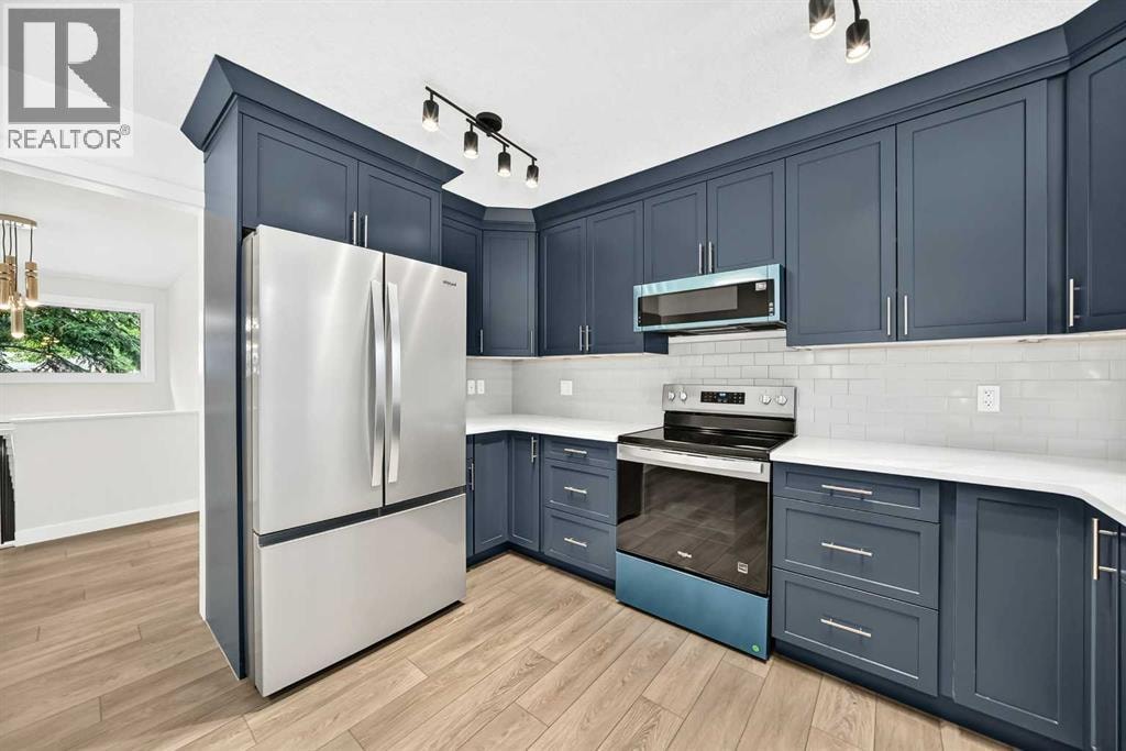 4016 37 Street NW — photo 4