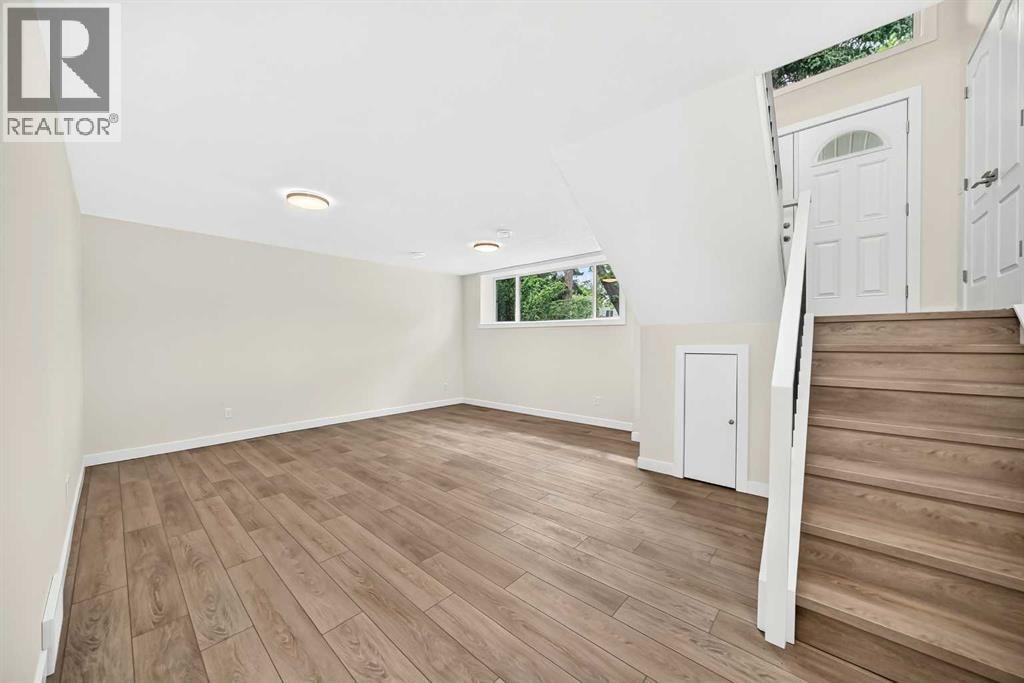 4016 37 Street NW — photo 17