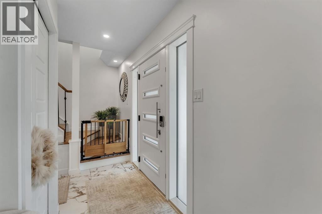 316 Templeton Circle NE — photo 2