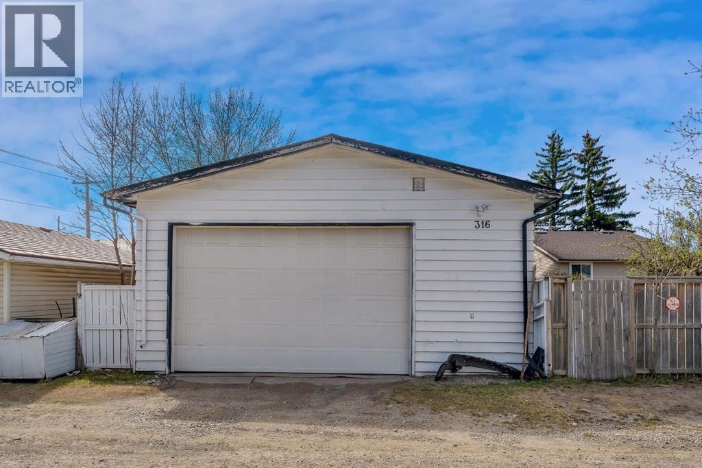 316 Templeton Circle NE — photo 42