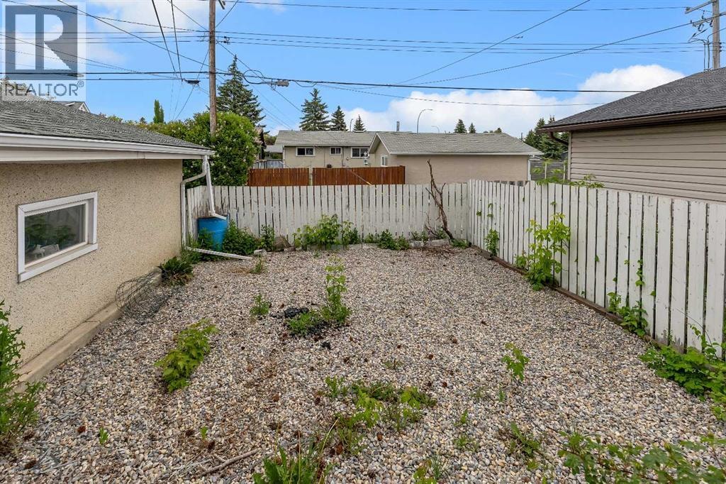 9828 Fairmount Drive SE — photo 32