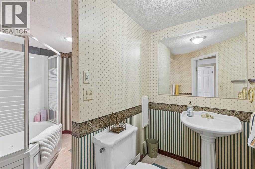 65 Woodpath Terrace SW — photo 43