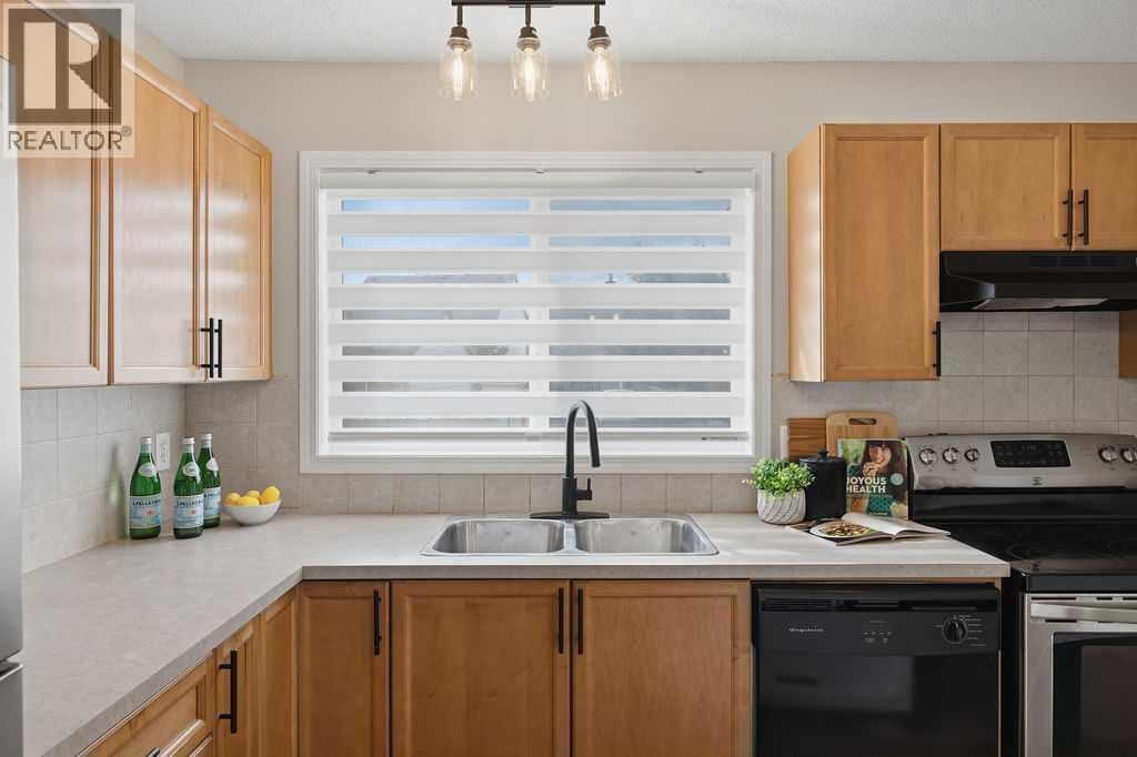 115 Elgin Meadows View SE — photo 8