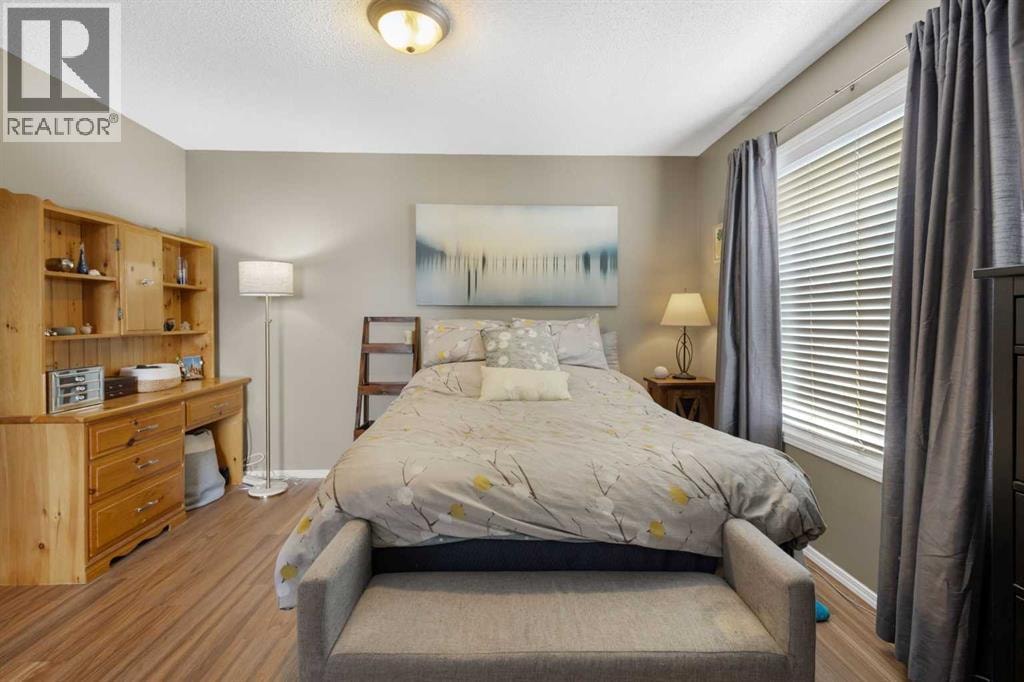 241 Elgin Gardens SE — photo 17