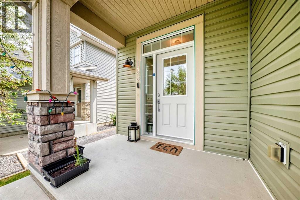 133 Baywater Way SW — photo 3