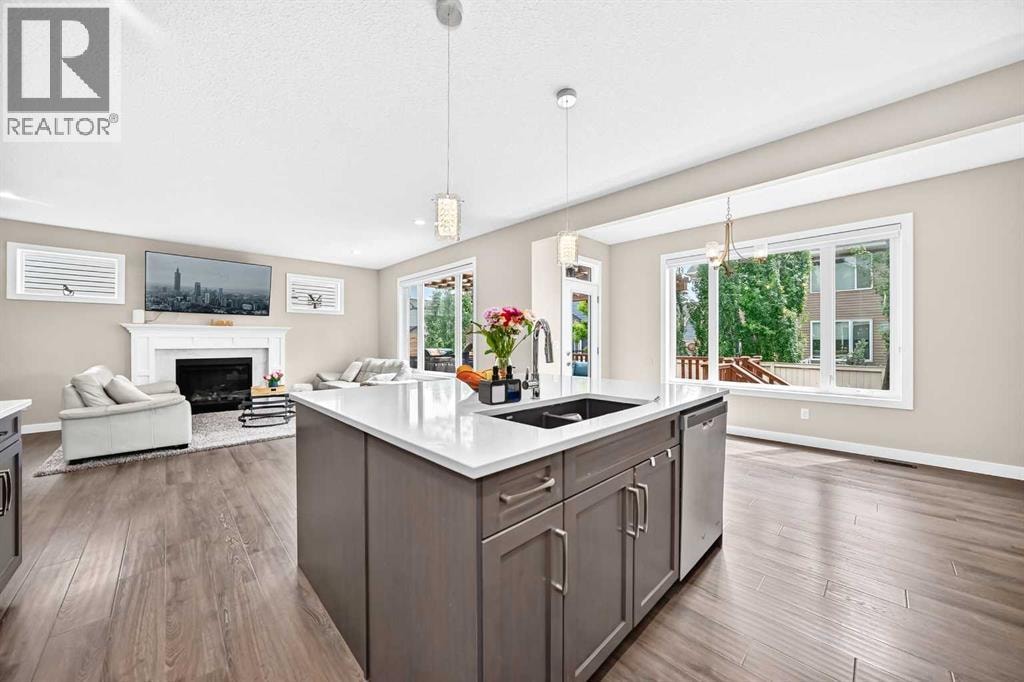 133 Baywater Way SW — photo 9