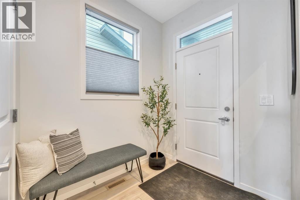 836 Seton Circle SE — photo 2