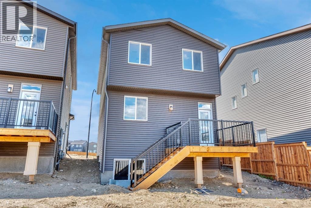28 Mitchell Way NW — photo 3