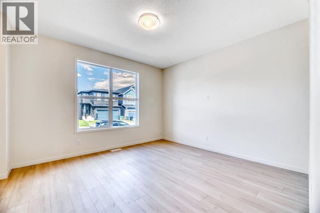296 Marmot Grove NW — photo 9