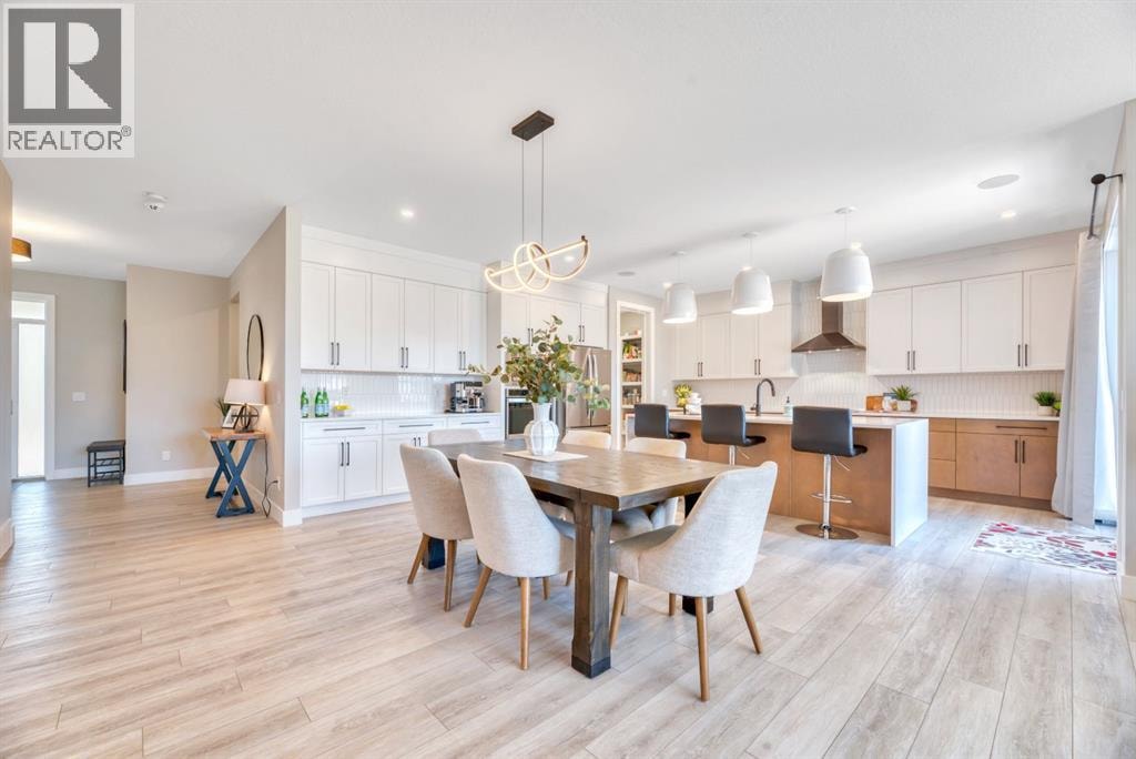 6 Legacy Woods Crescent SE