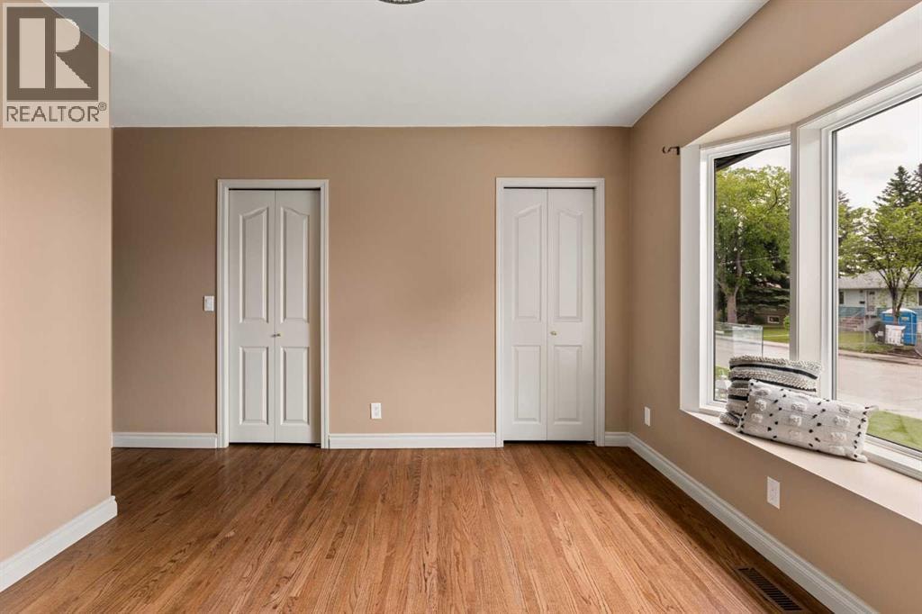 220 41 Avenue NW — photo 25