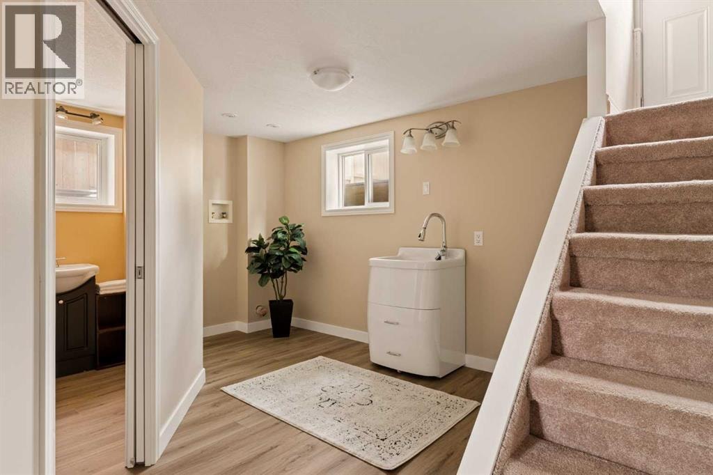 220 41 Avenue NW — photo 26