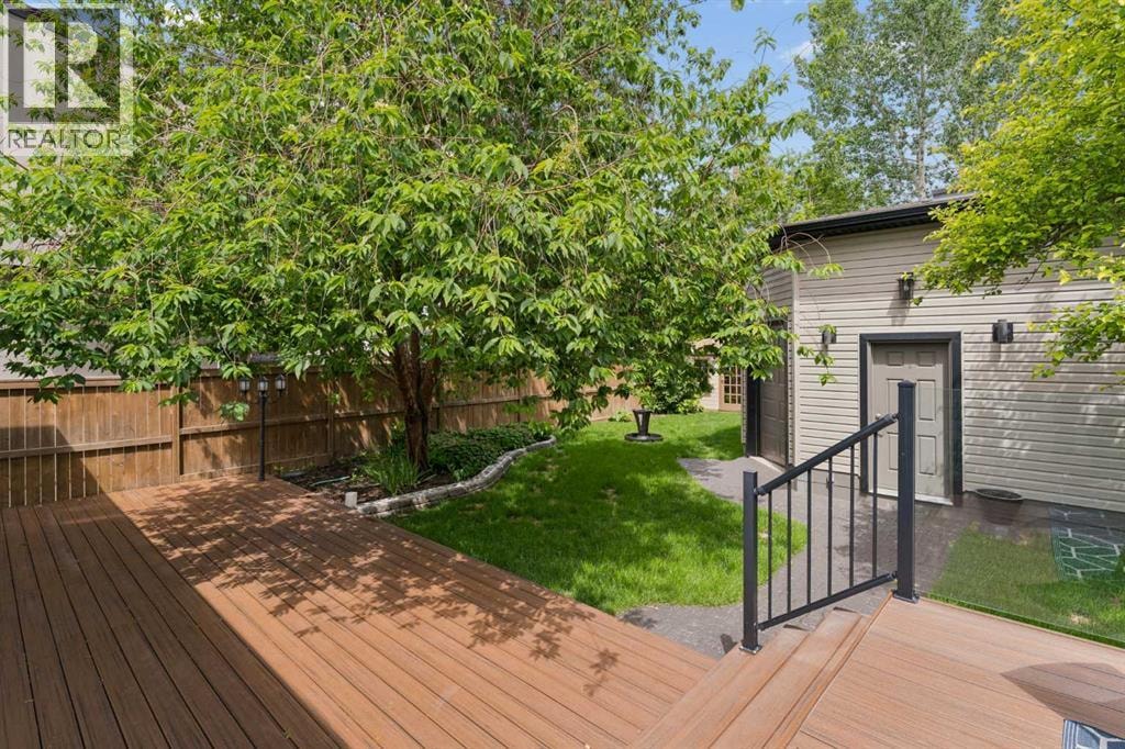 220 41 Avenue NW — photo 35