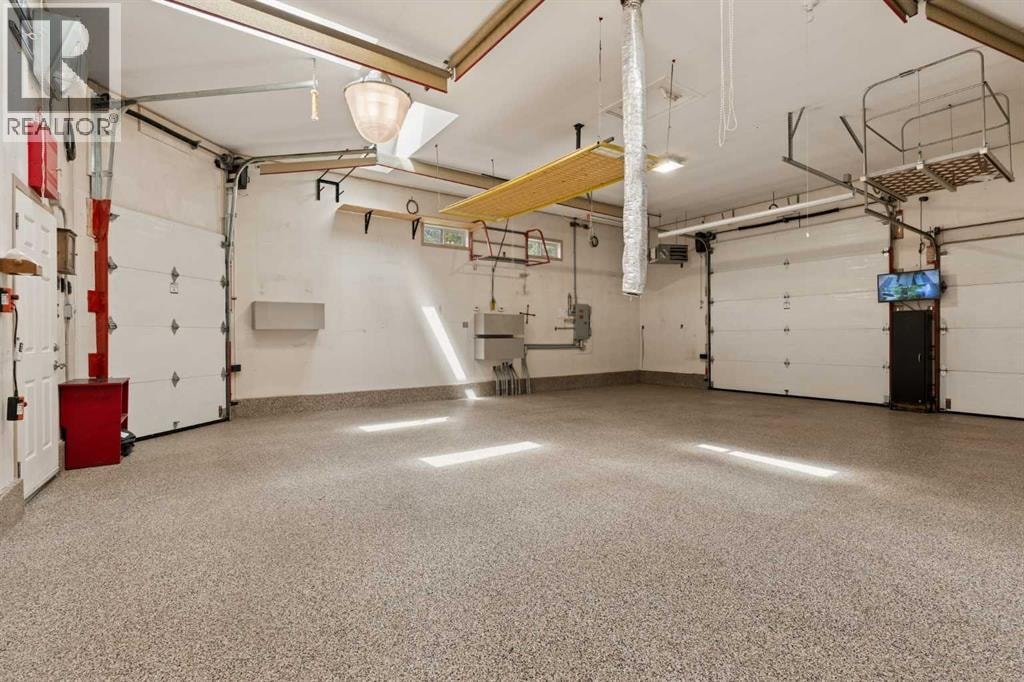 220 41 Avenue NW — photo 37
