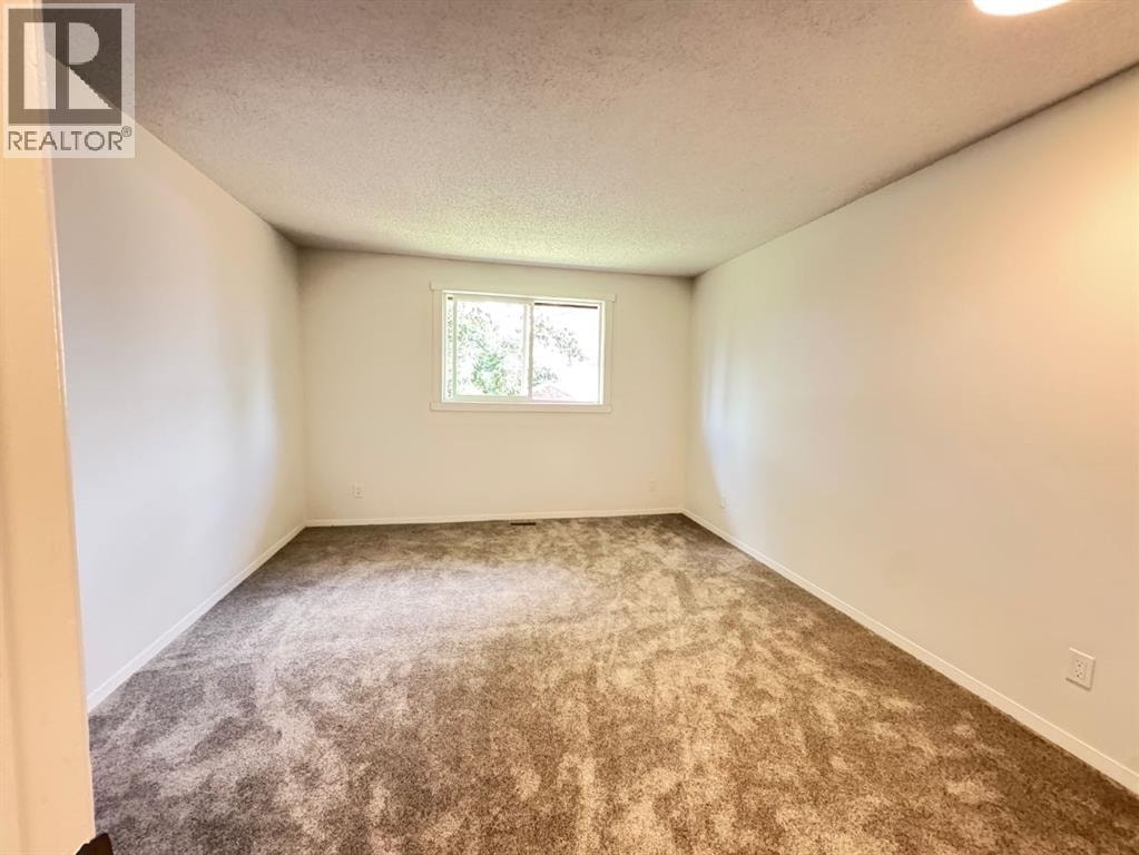 6879 Rundlehorn Drive NE — photo 13