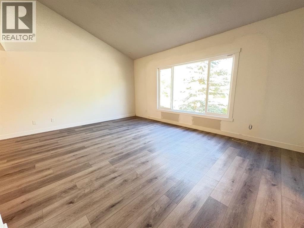 6879 Rundlehorn Drive NE — photo 5